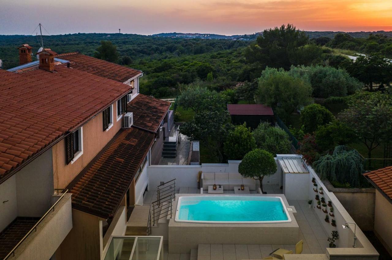 Cave Romane Apartment With Private Pool And Sea View Винкуран Екстериор снимка