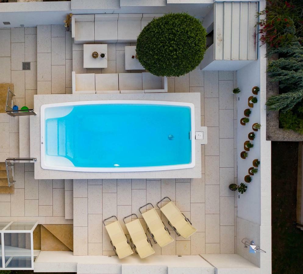 Cave Romane Apartment With Private Pool And Sea View Винкуран Екстериор снимка