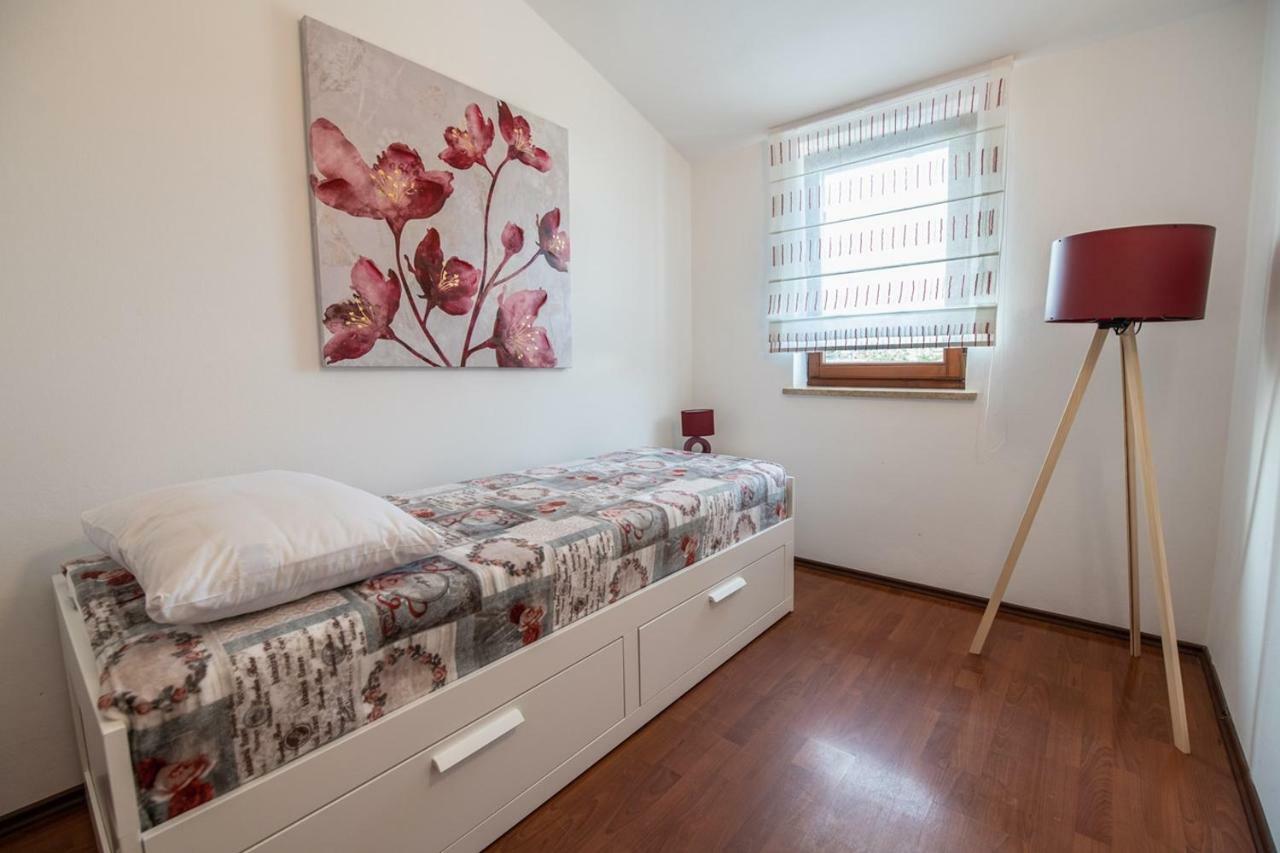 Cave Romane Apartment With Private Pool And Sea View Винкуран Екстериор снимка