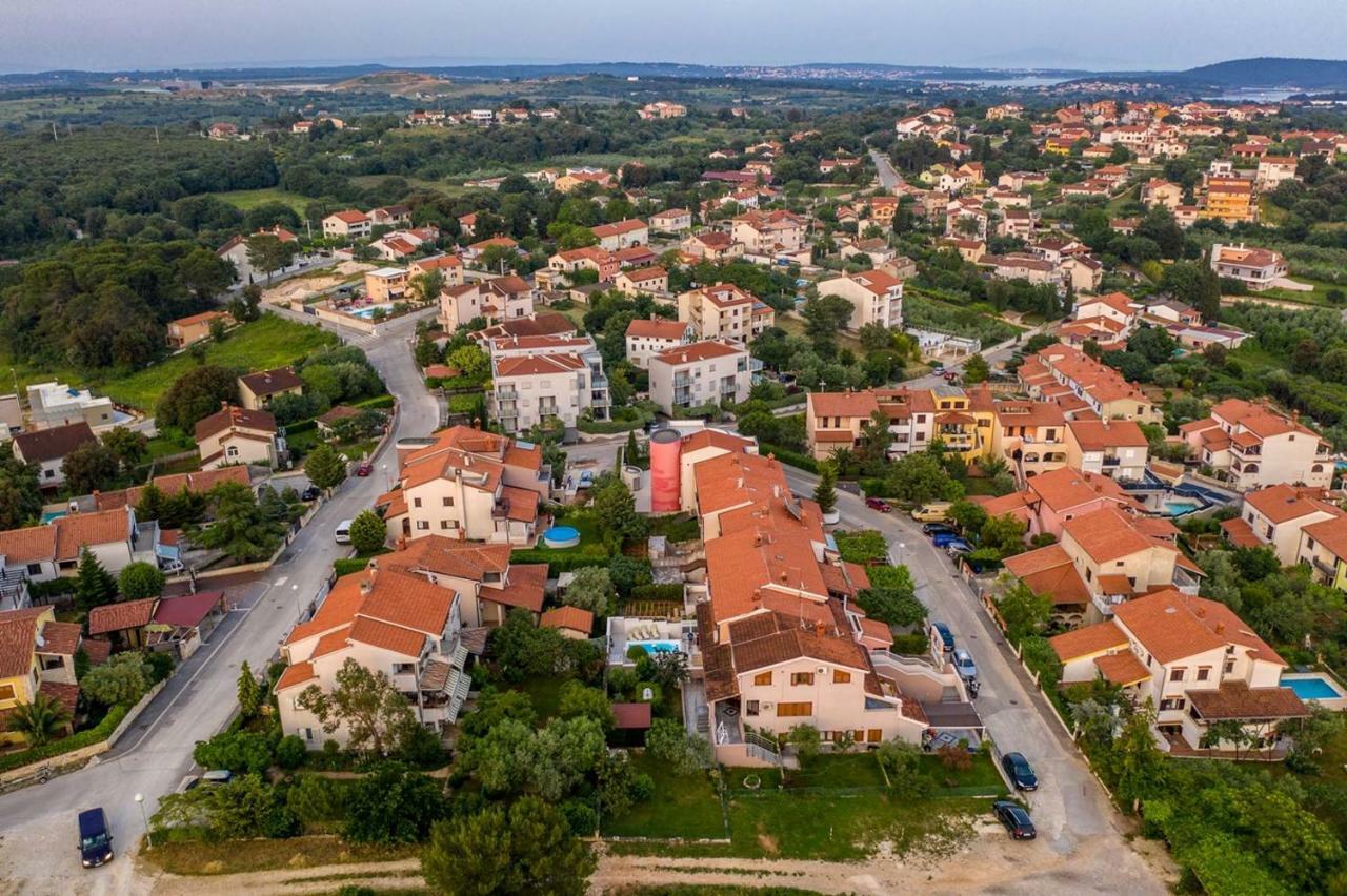 Cave Romane Apartment With Private Pool And Sea View Винкуран Екстериор снимка